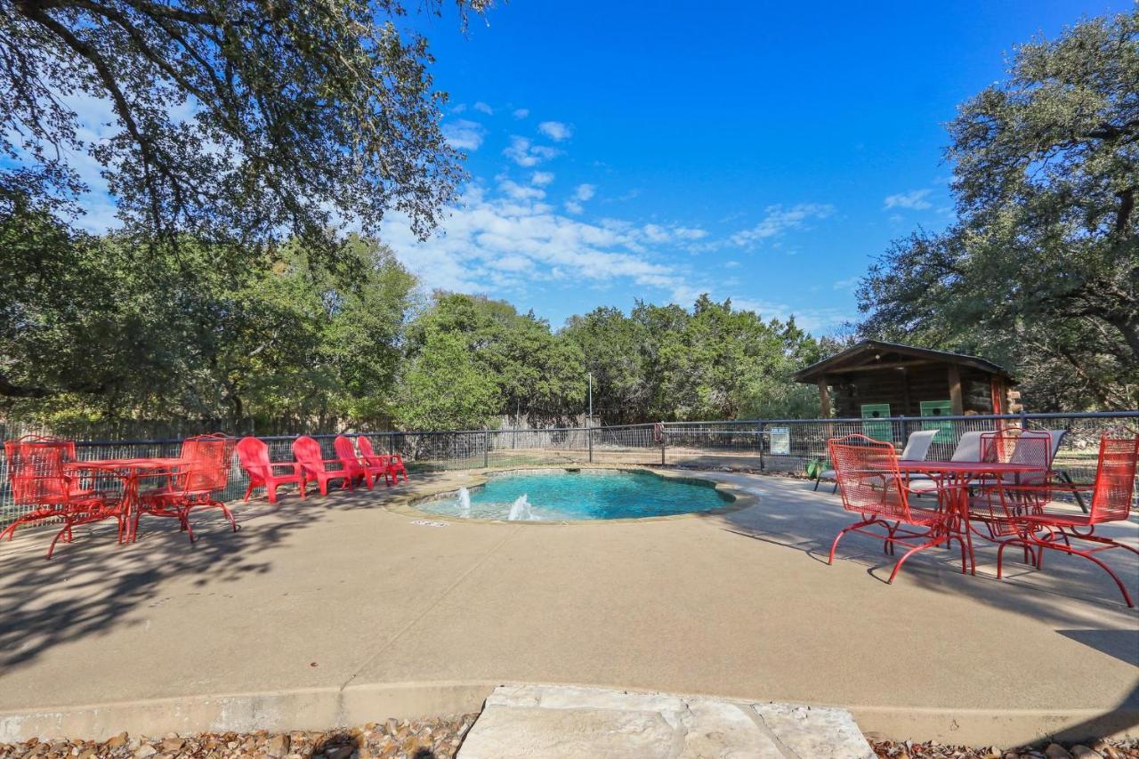 Wimberley Log Cabins Resort And Suites- Unit 8 المظهر الخارجي الصورة
